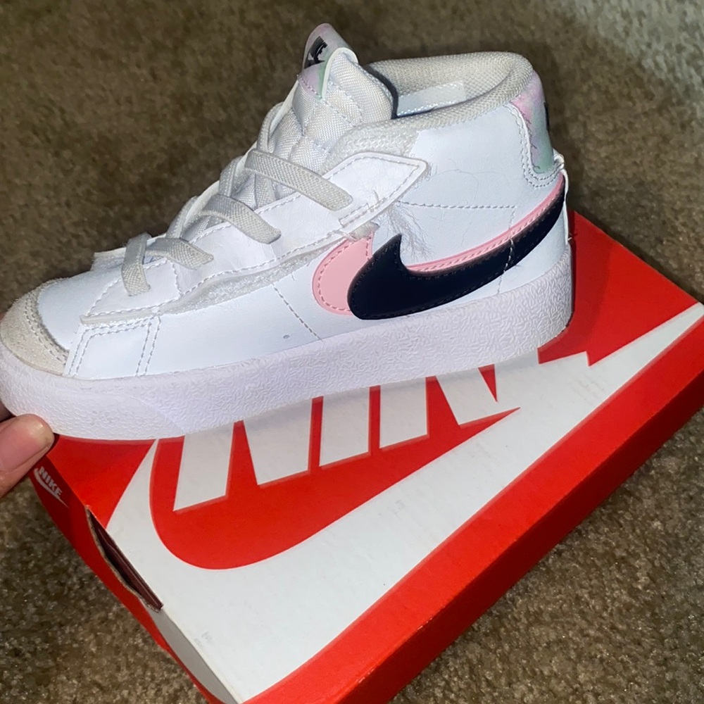 Blazer Mid ‘77